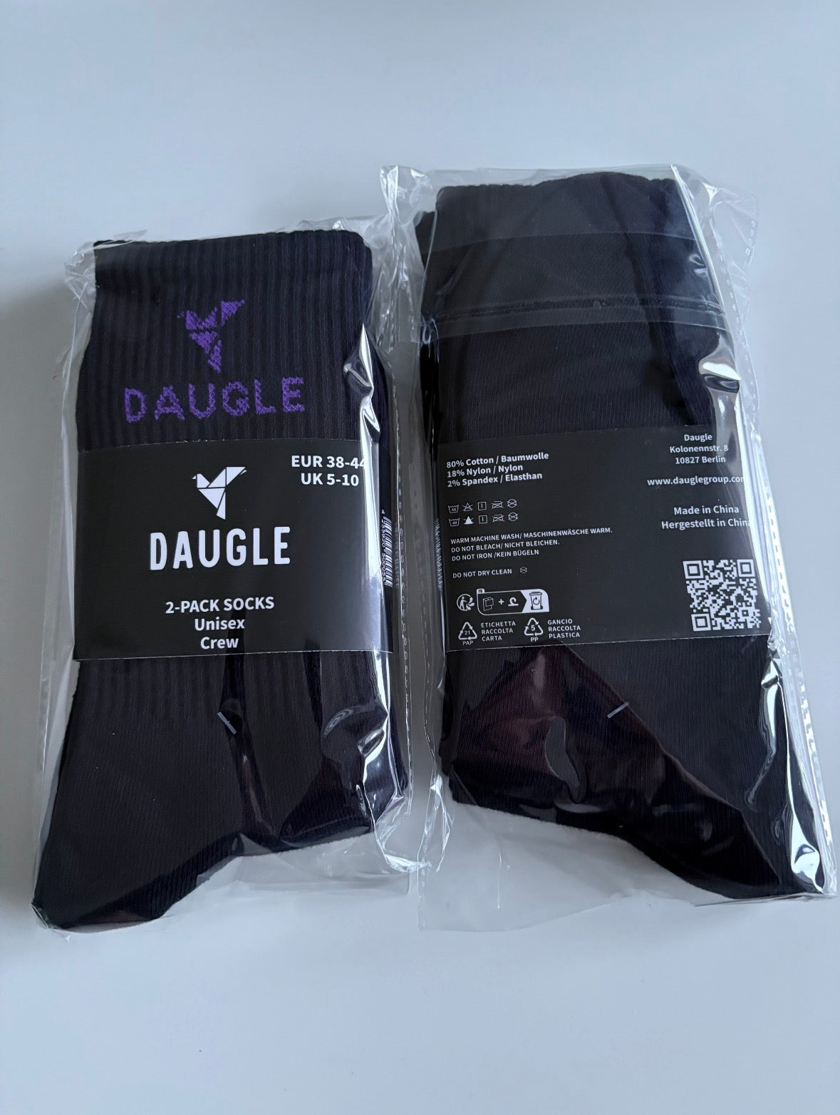 DAUGLE Unisex Socks, black with purple logo, comfort meets style, EU 38-44 (2 pairs per pack)