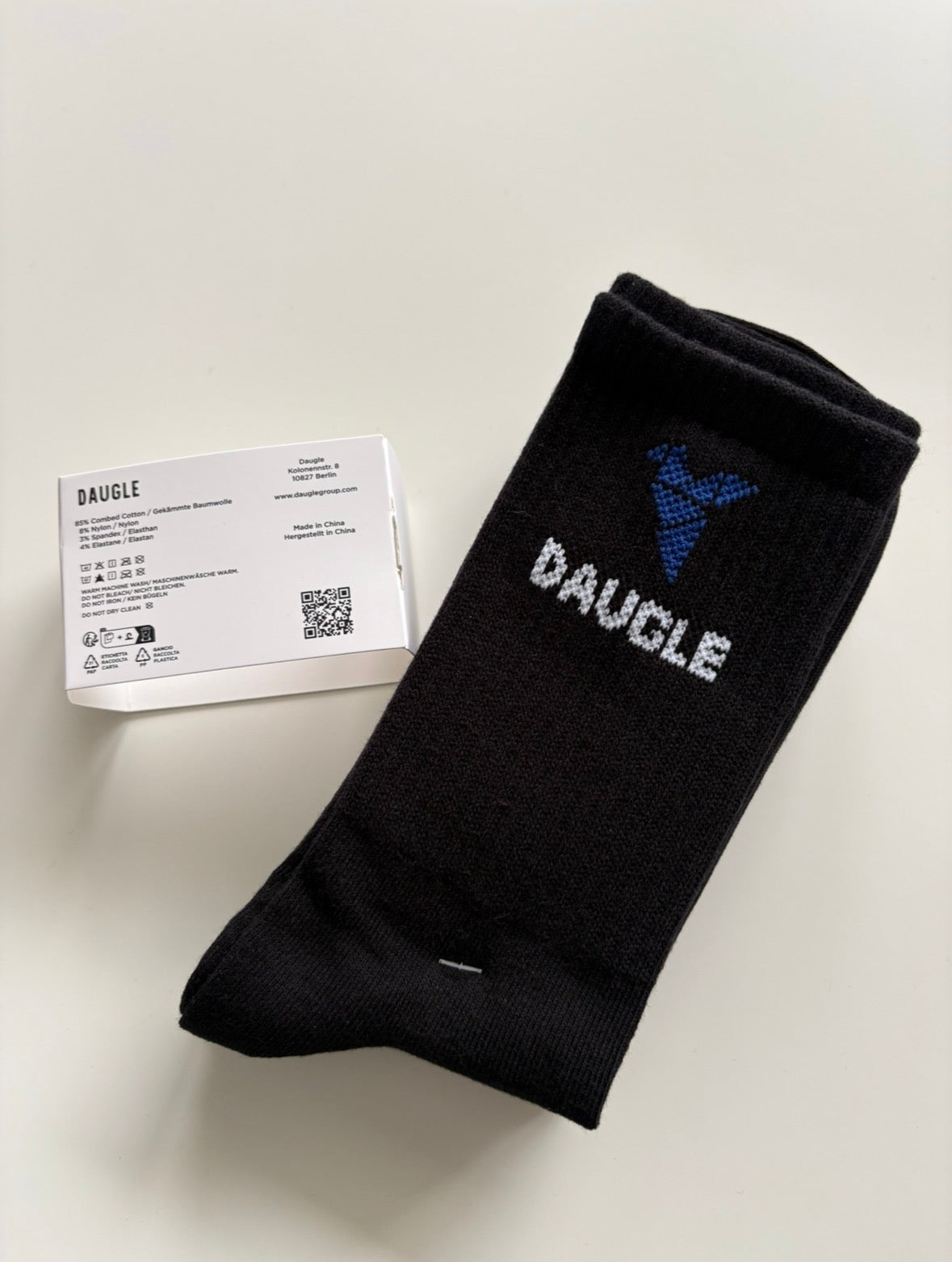 DAUGLE Men's Crew Socks Black with Logo Cotton Blend, 3 Pack, Casual socks, Athletic Style, elastic, for Everyday Wear.